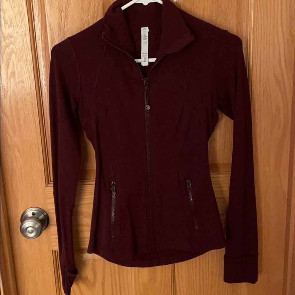 size 2 maroon lululemon zip up